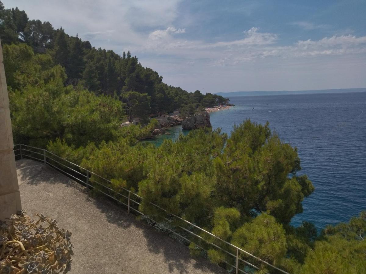 Holiday Home With Free Parking By The Beach Brela Esterno foto