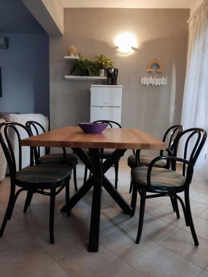 Holiday Home With Free Parking By The Beach Brela Esterno foto