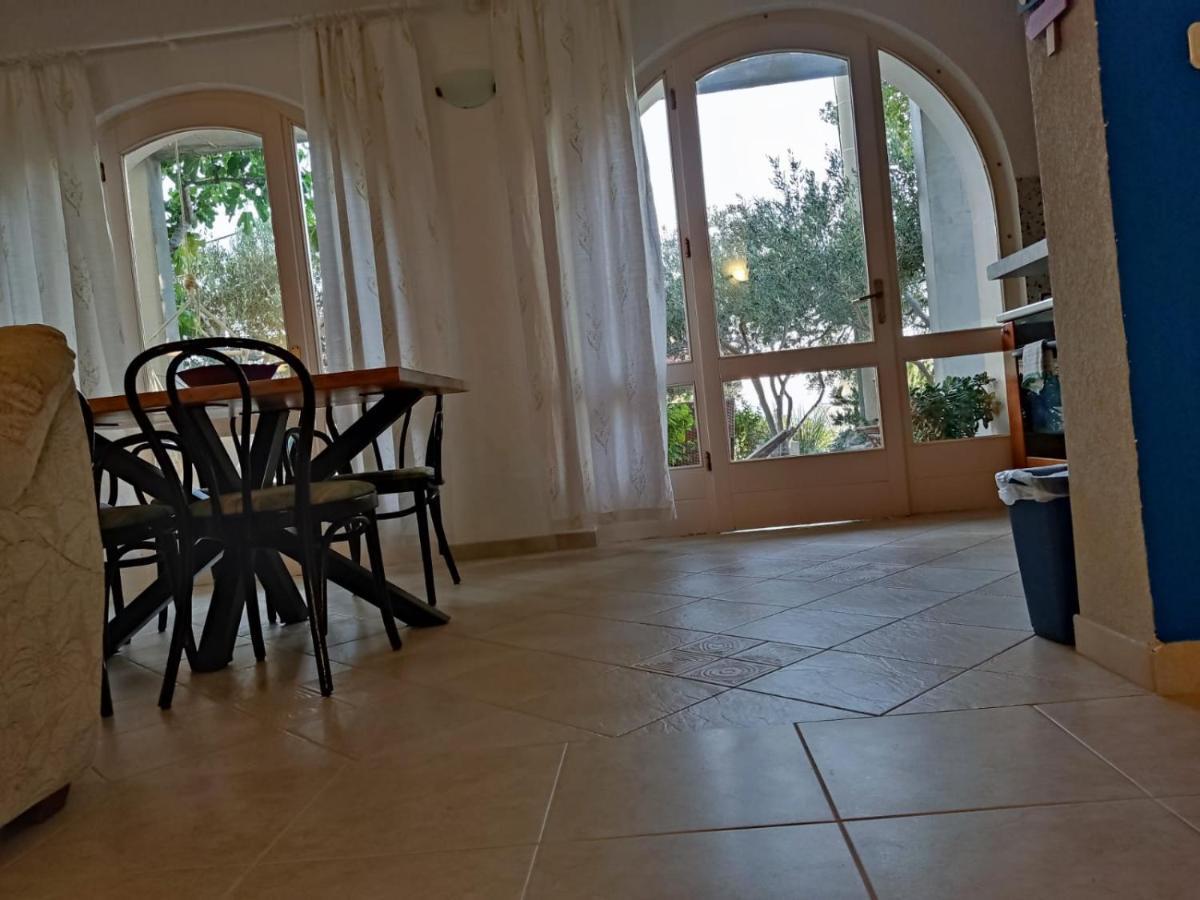 Holiday Home With Free Parking By The Beach Brela Esterno foto